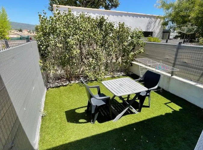 T2 Climatise Avec Jardinet